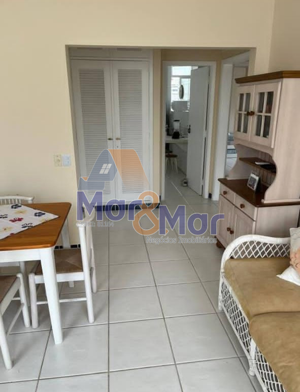 Apartamento na Praia das Pitangueiras, Guarujá - SP