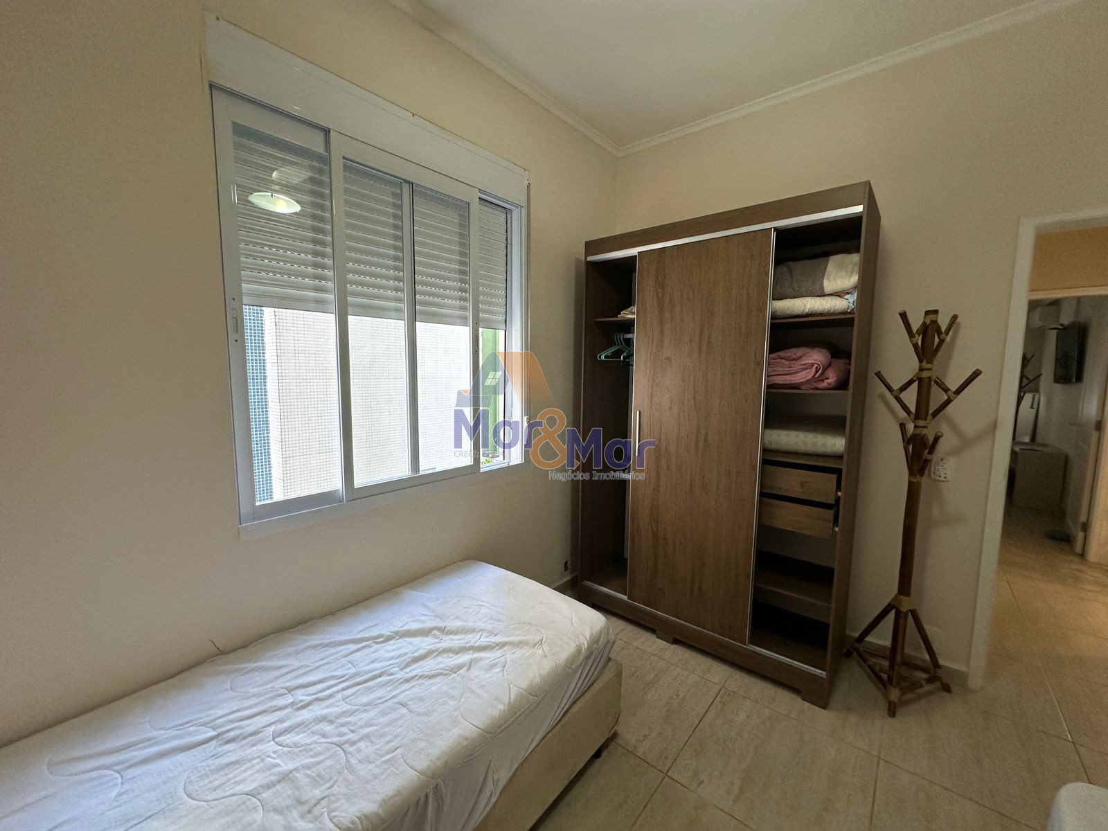 Apartamento na Praia das Pitangueiras, Guarujá - SP