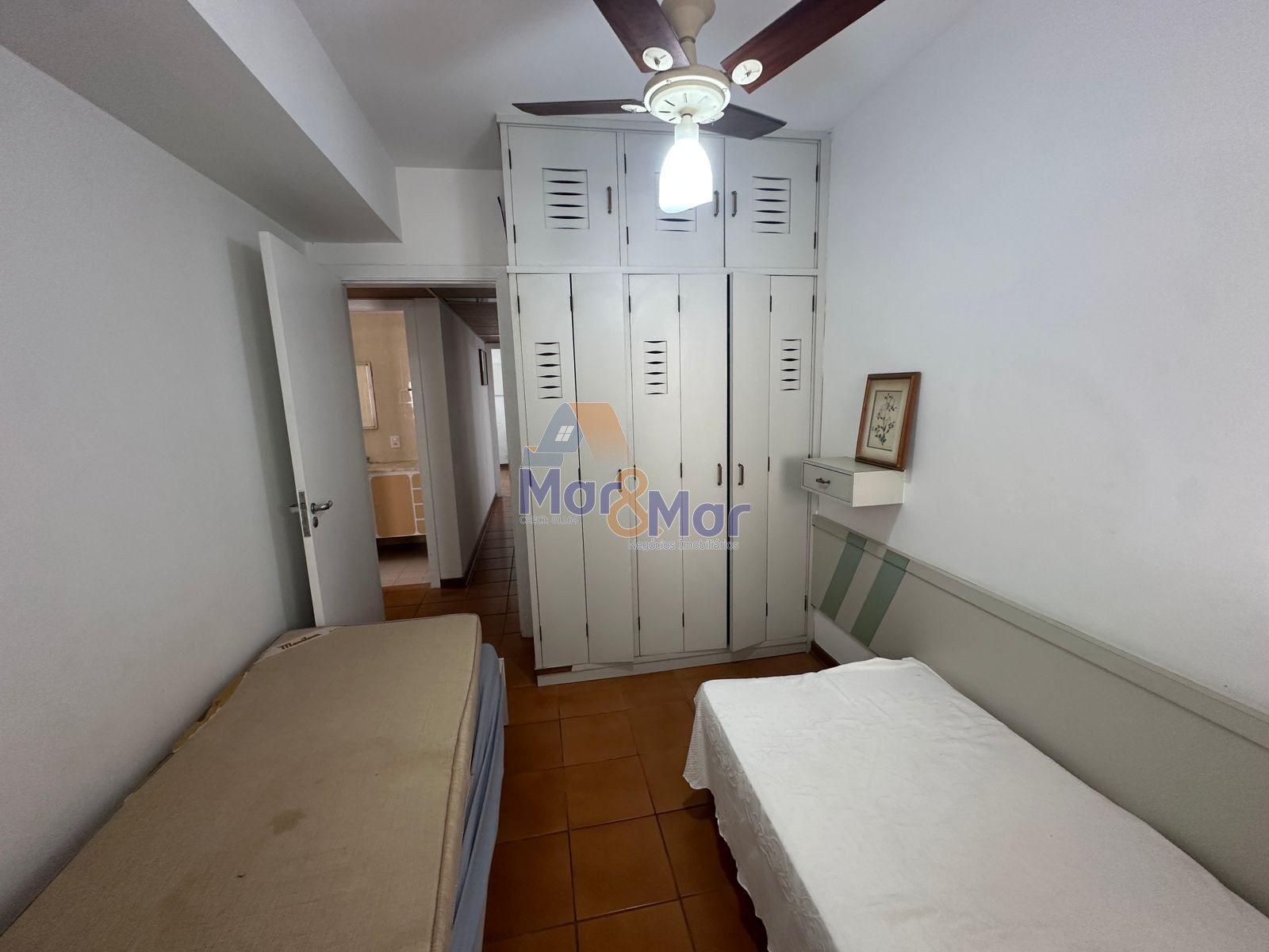 Apartamento na Praia das Pitangueiras, Guarujá - SP