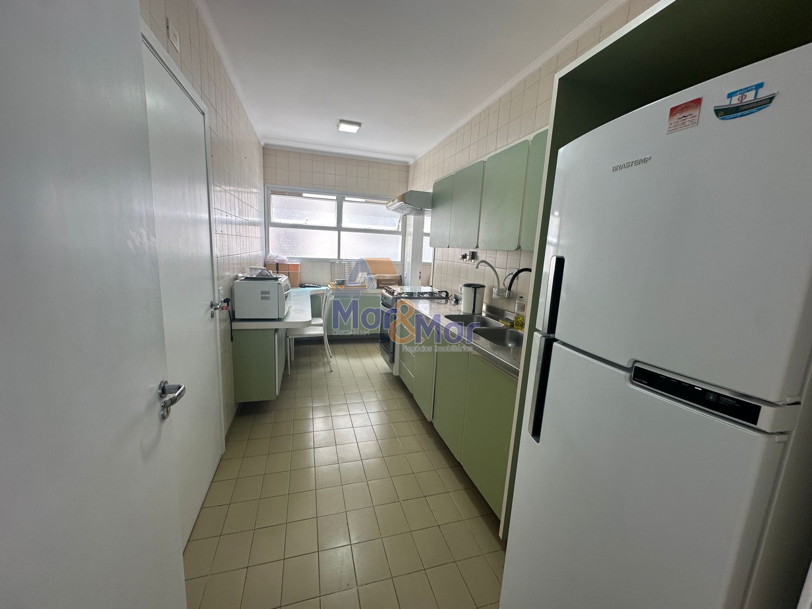 Apartamento na Praia das Pitangueiras, Guarujá - SP