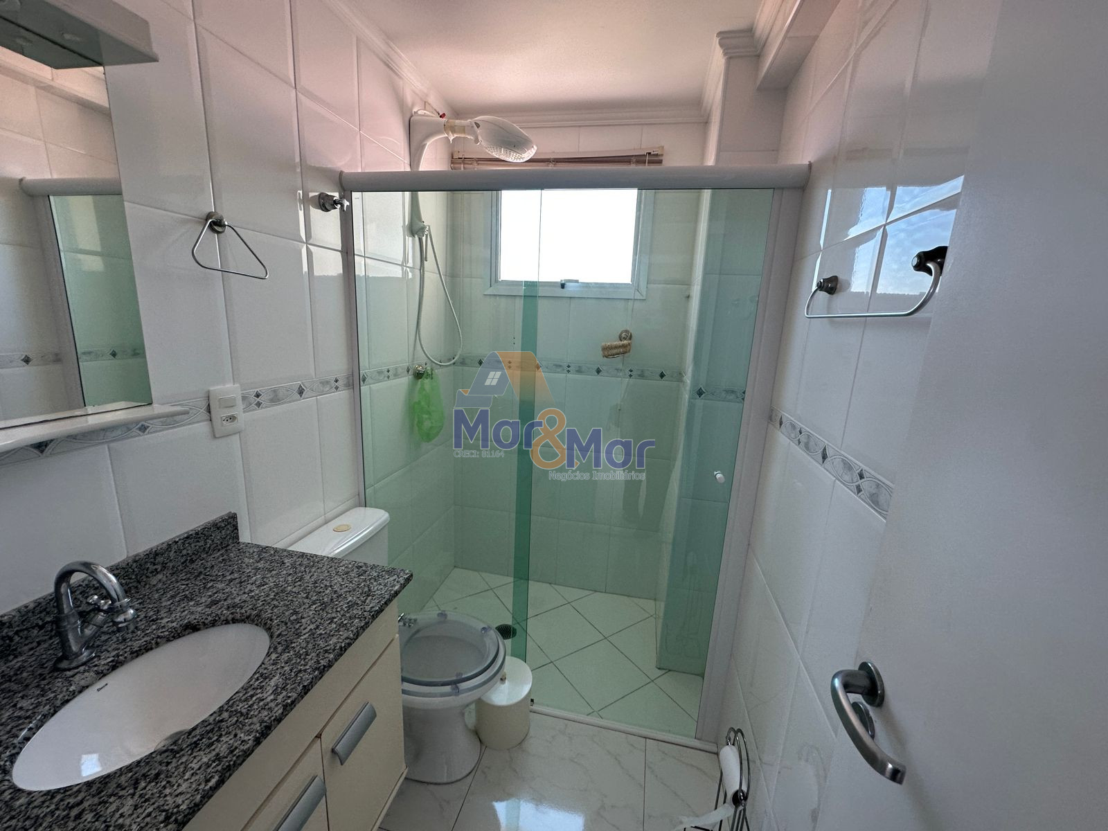 Apartamento na Praia das Astúrias, Guarujá - SP