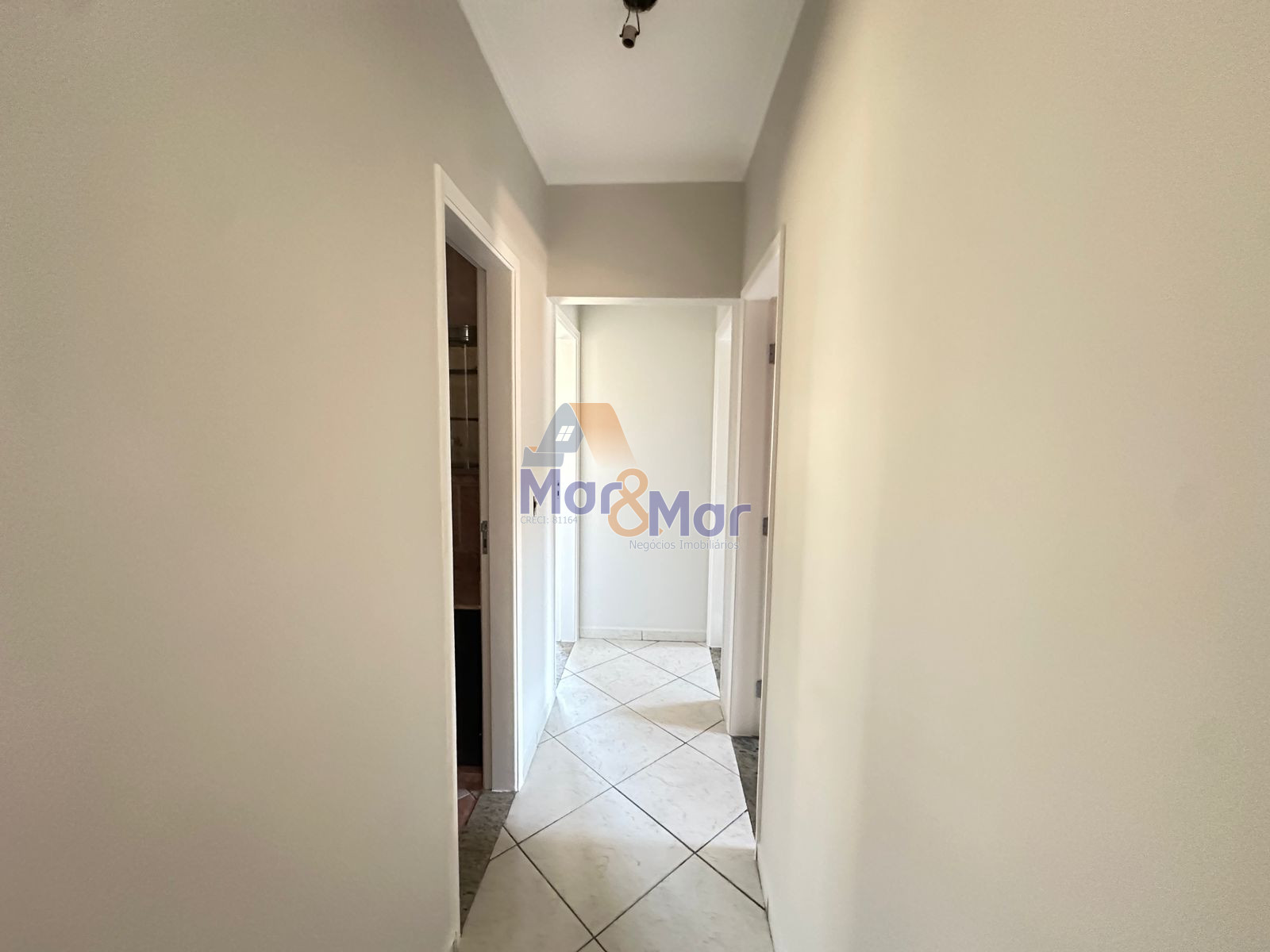 Apartamento na Praia da Enseada, Guarujá - SP