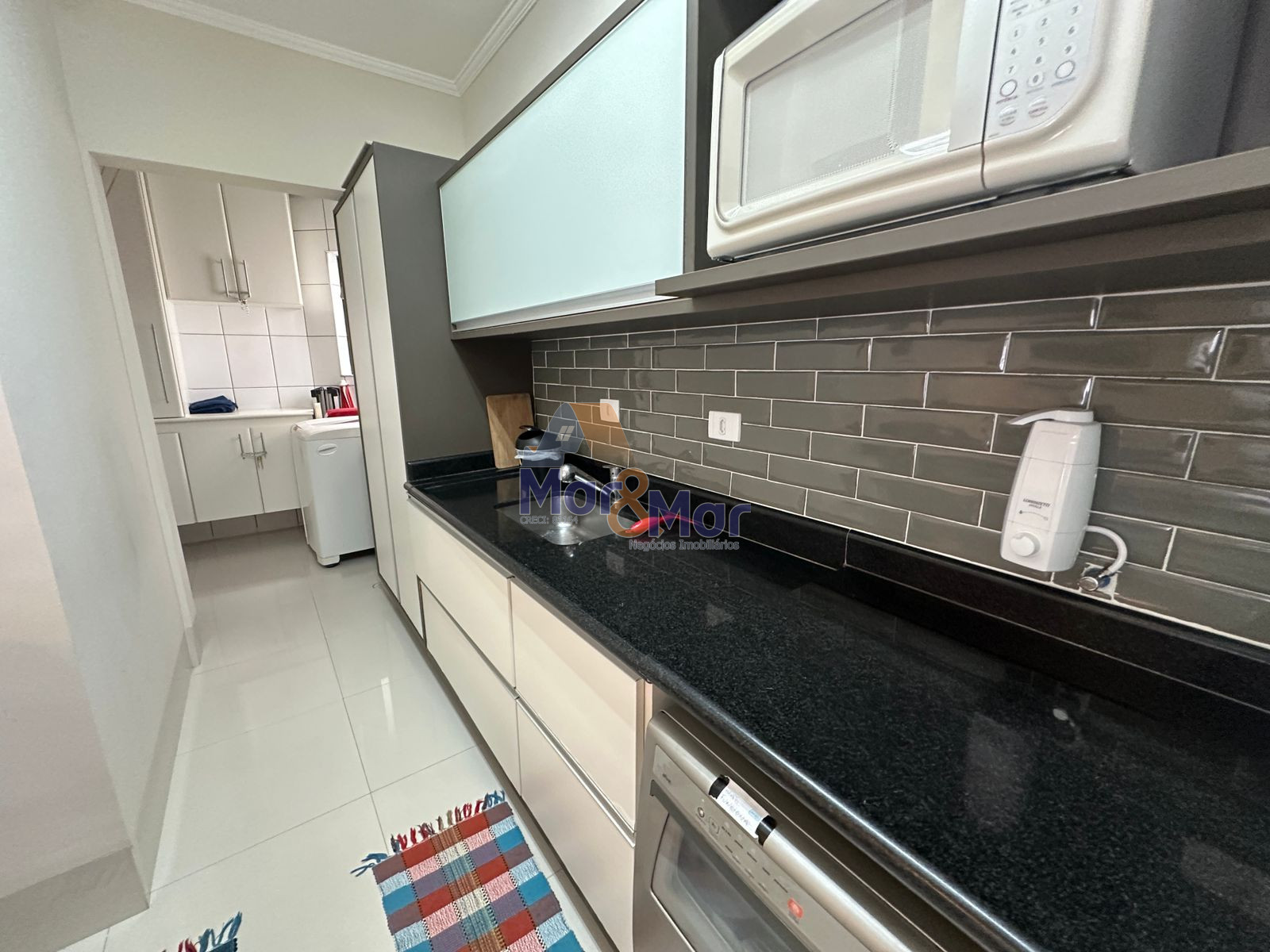 Apartamento na Praia da Enseada, Guarujá - SP
