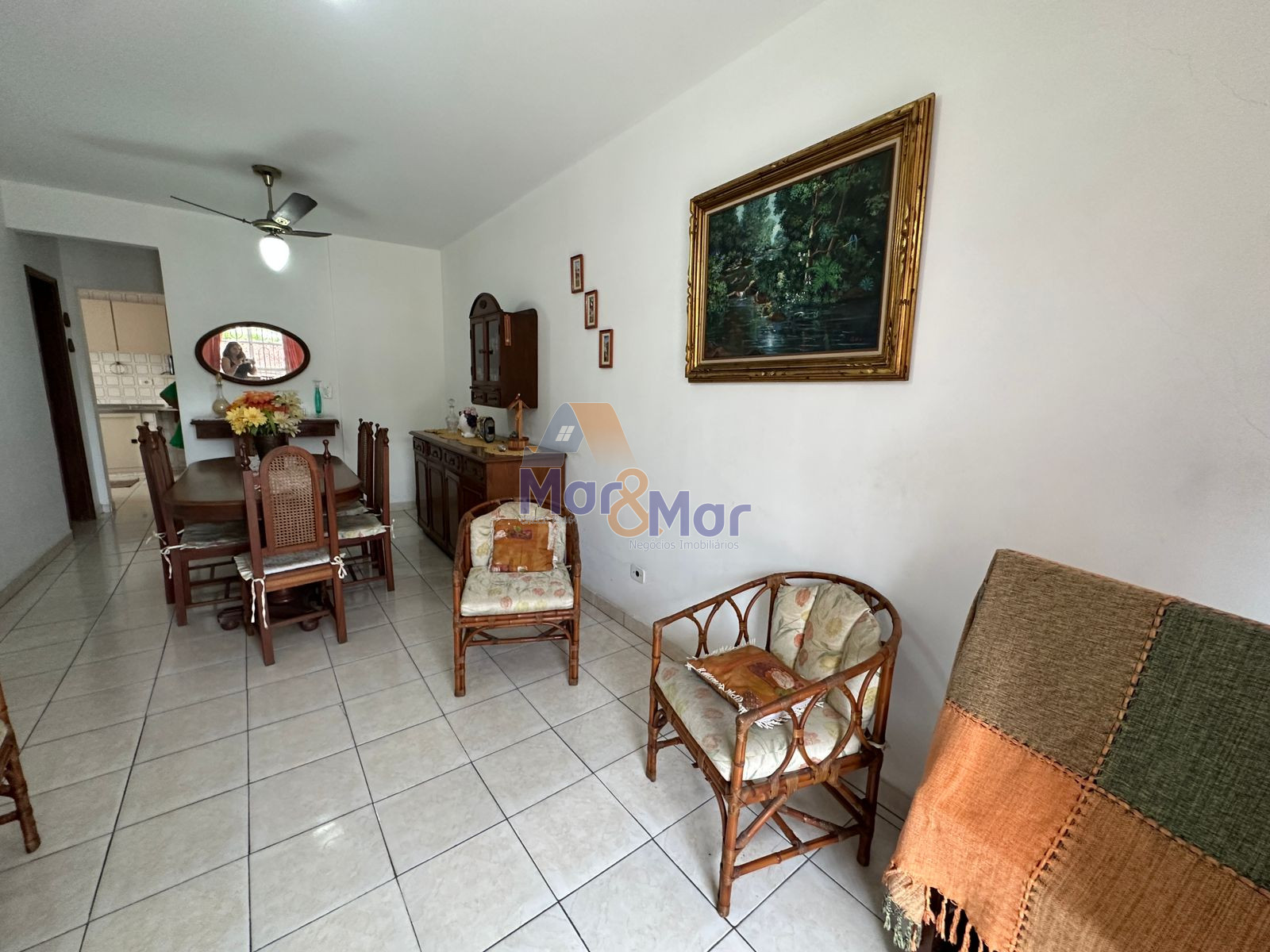 Apartamento na Praia das Pitangueiras, Guarujá - SP
