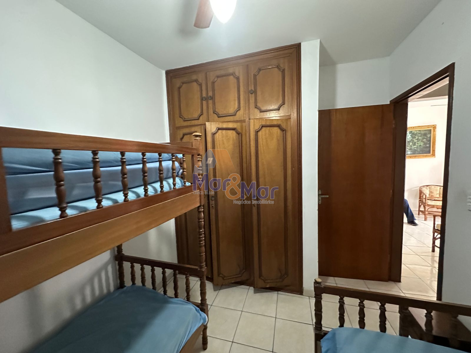 Apartamento na Praia das Pitangueiras, Guarujá - SP