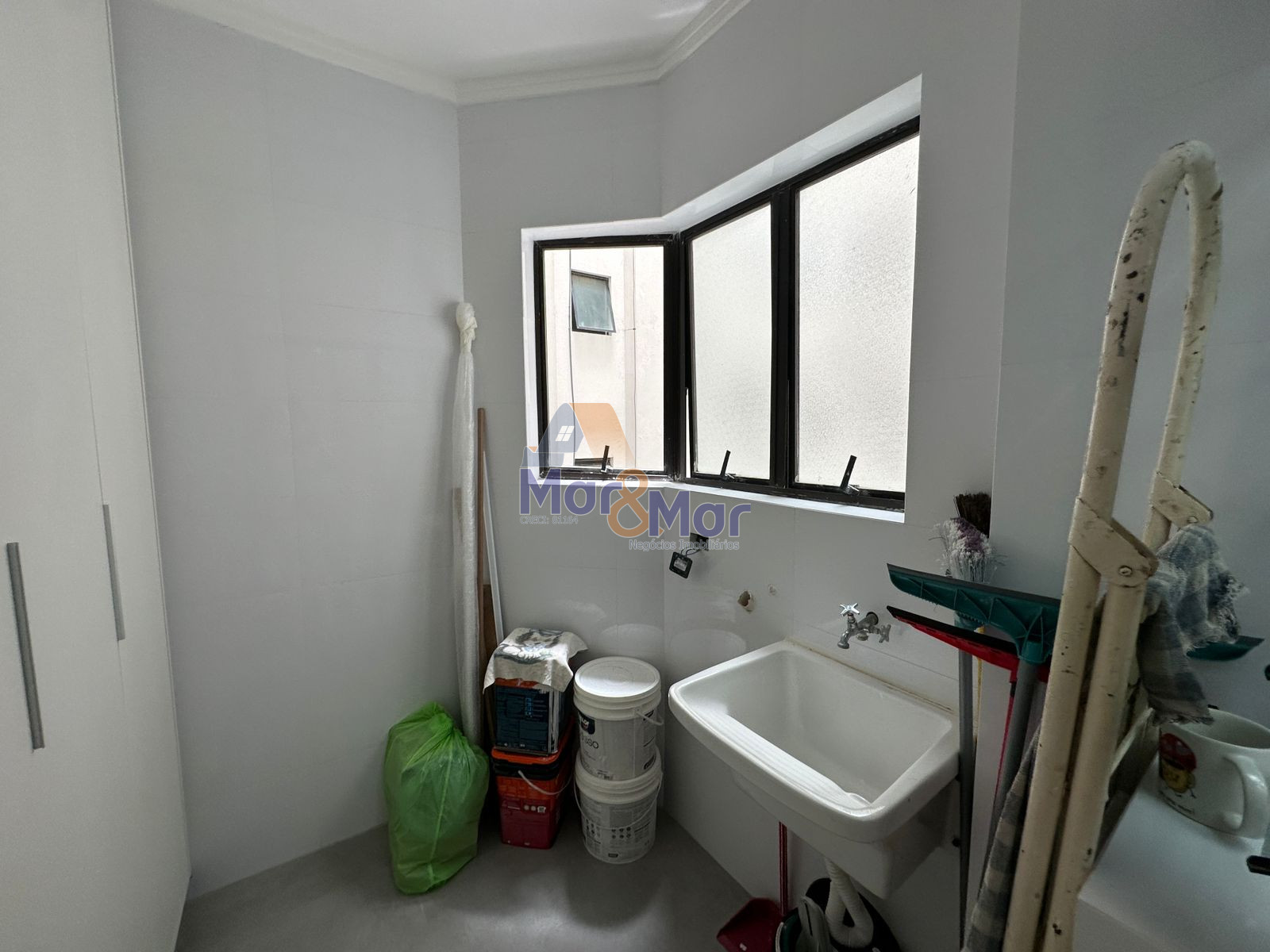 Apartamento na Praia da Enseada, Guarujá - SP
