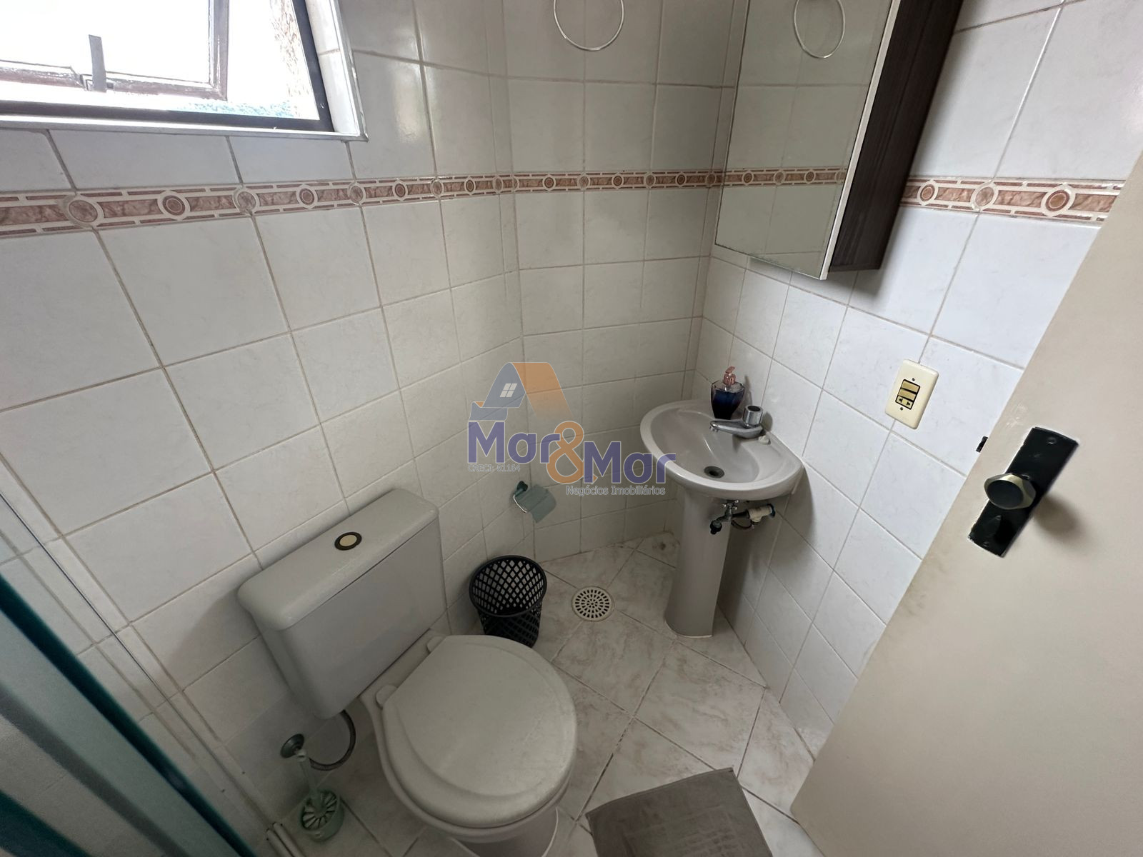 Apartamento na Praia da Enseada, Guarujá - SP