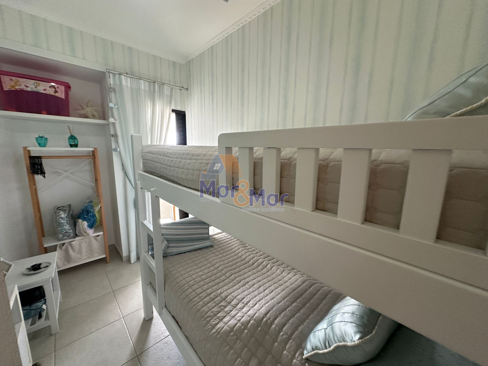 Apartamento na Praia da Enseada, Guarujá - SP