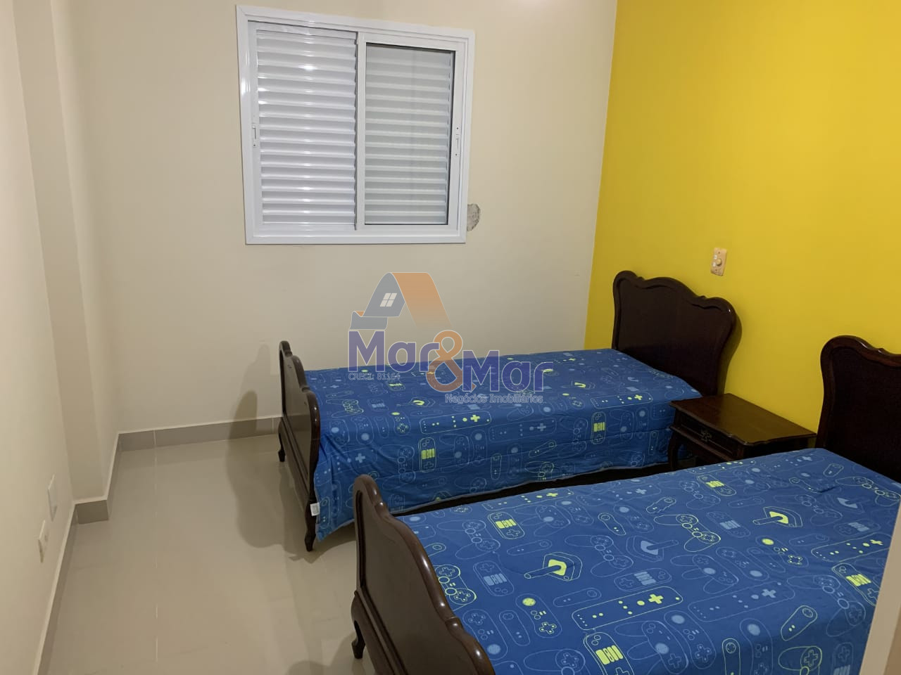 Apartamento na Praia das Pitangueiras, Guarujá - SP