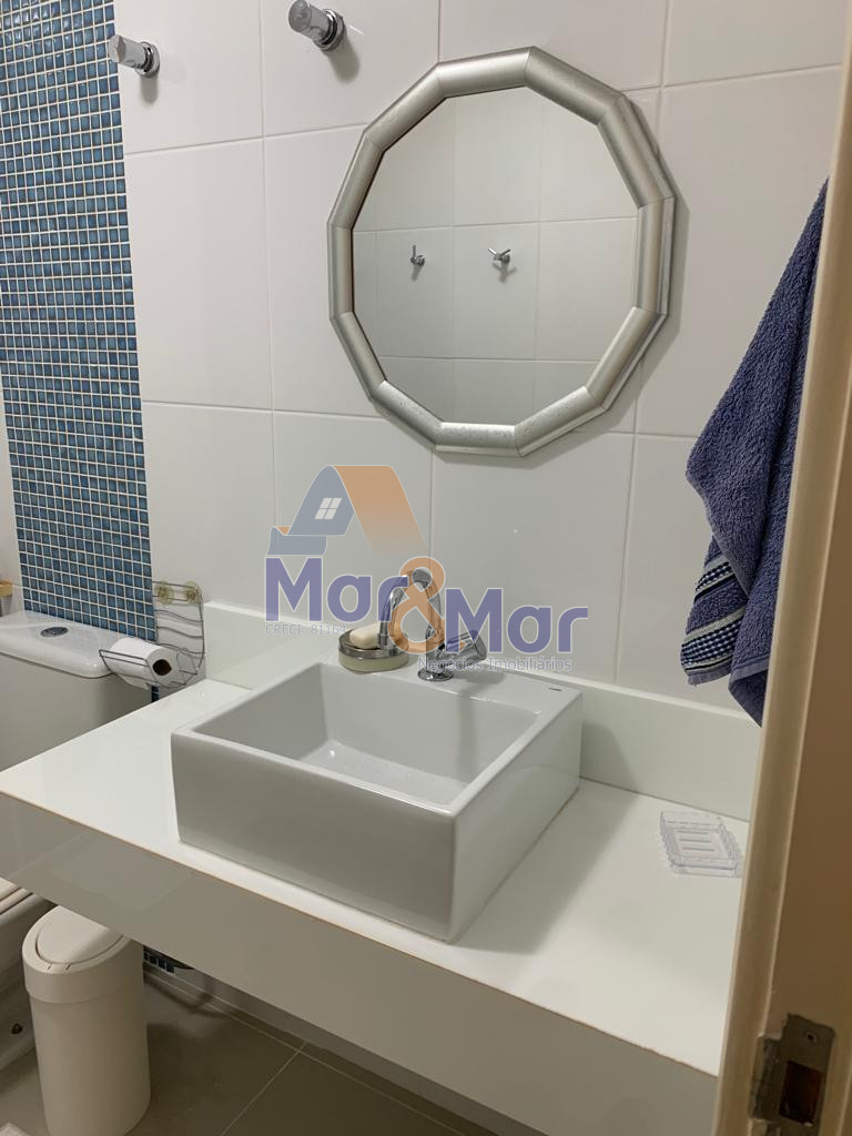 Apartamento na Praia das Pitangueiras, Guarujá - SP