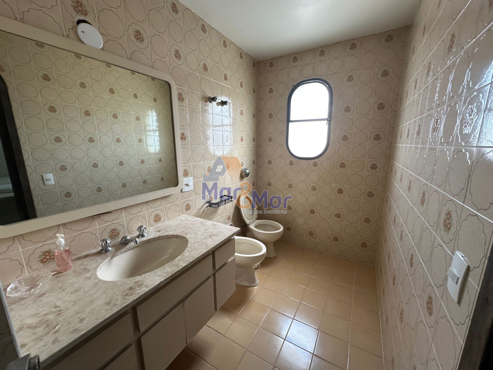 Apartamento Frente ao Mar, Praia Pitangueiras, Guarujá - SP