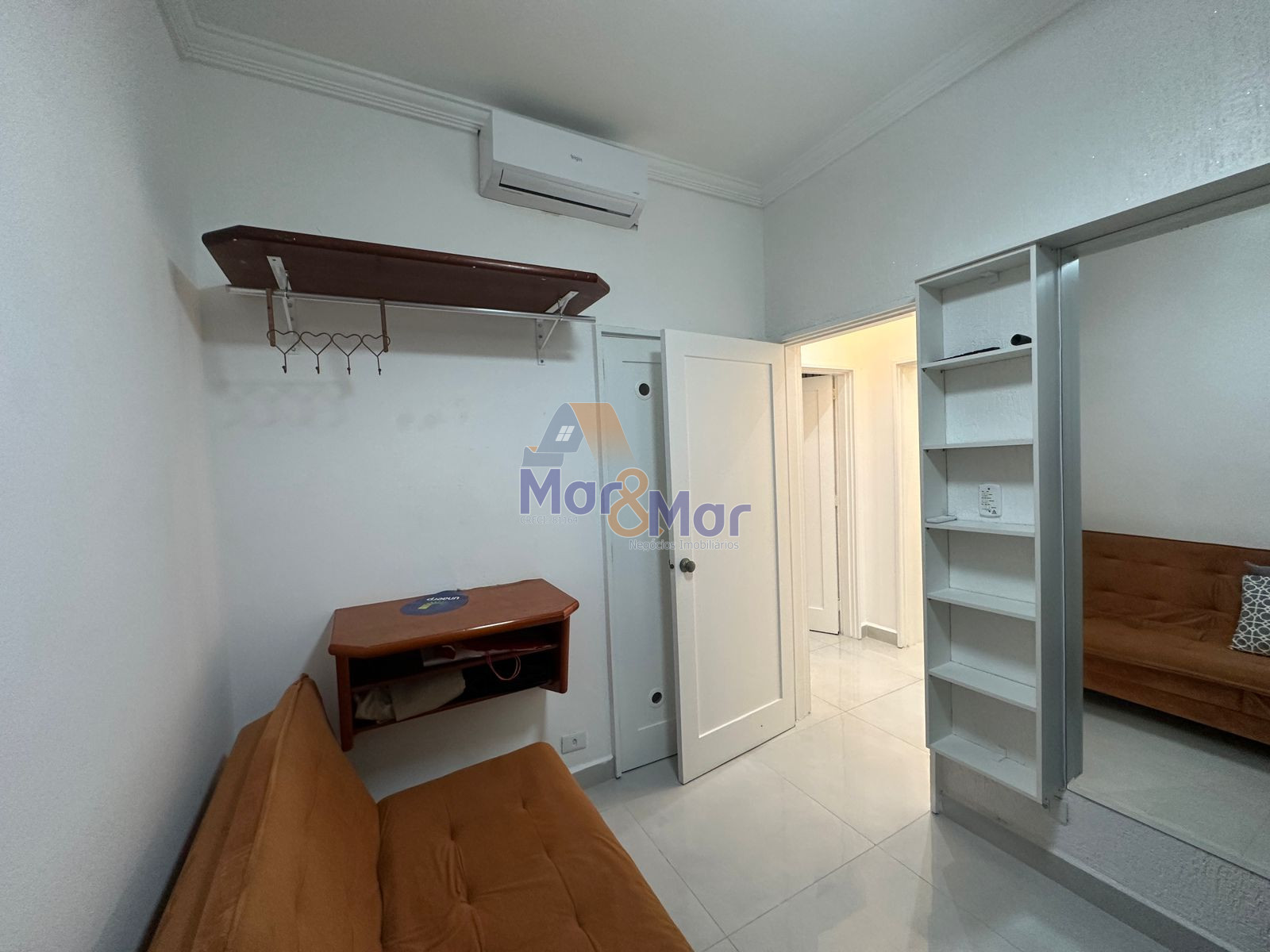 Apartamento na Praia das Pitangueiras, Guarujá - SP