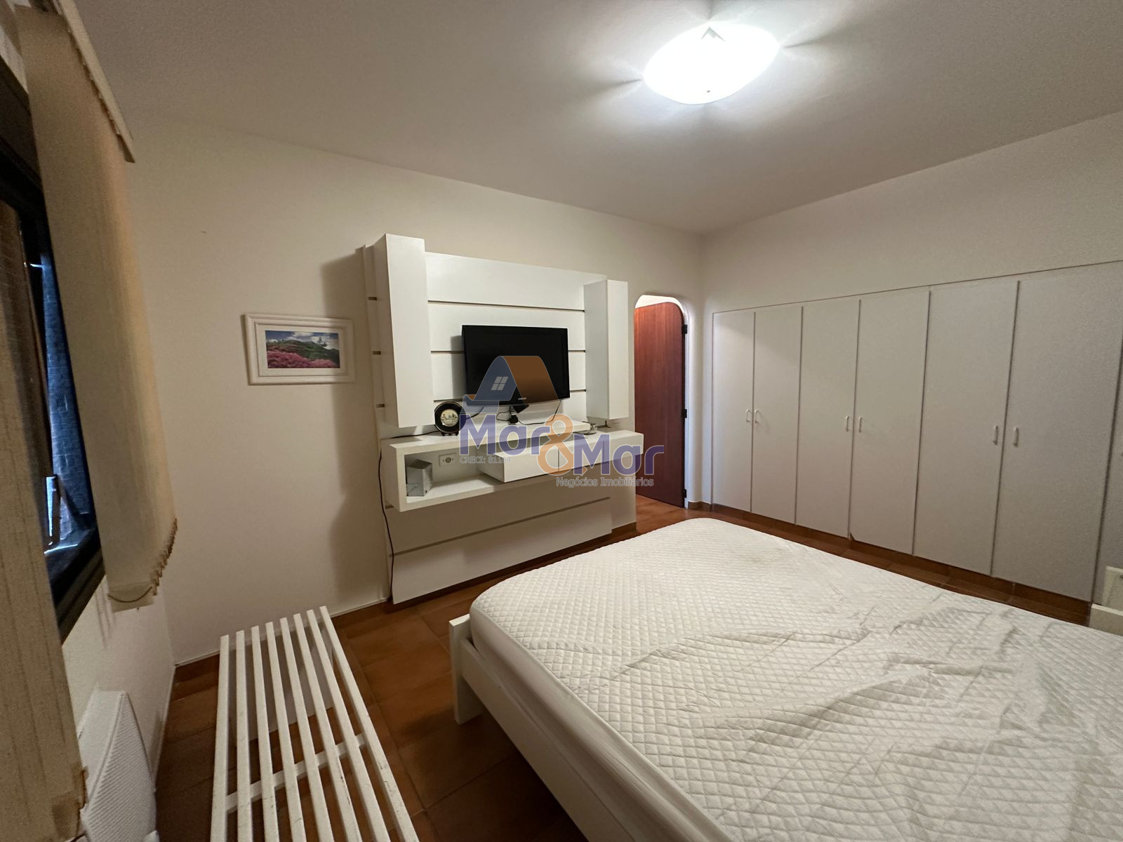 Apartamento na Praia das Pitangueiras, Guarujá - SP