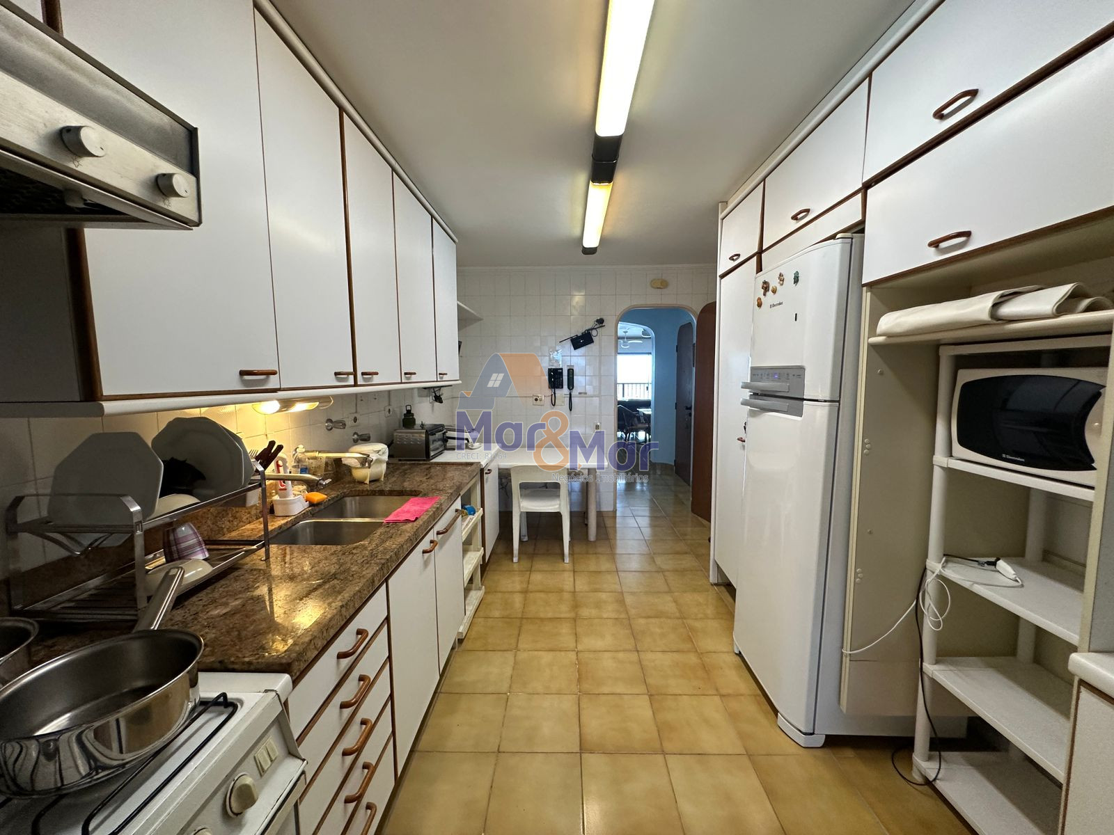 Apartamento na Praia das Pitangueiras, Guarujá - SP