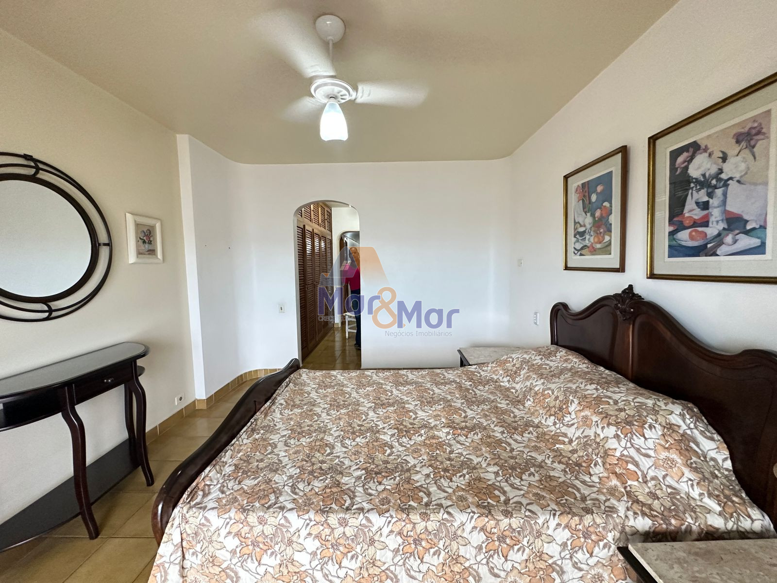 Apartamento na Praia das Pitangueiras, Guarujá - SP