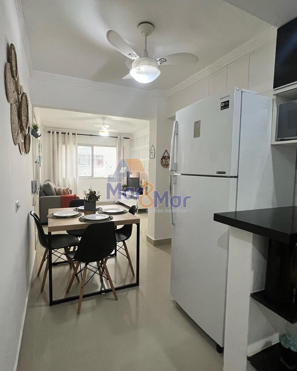 Apartamento na Praia das Pitangueiras, Guarujá - SP