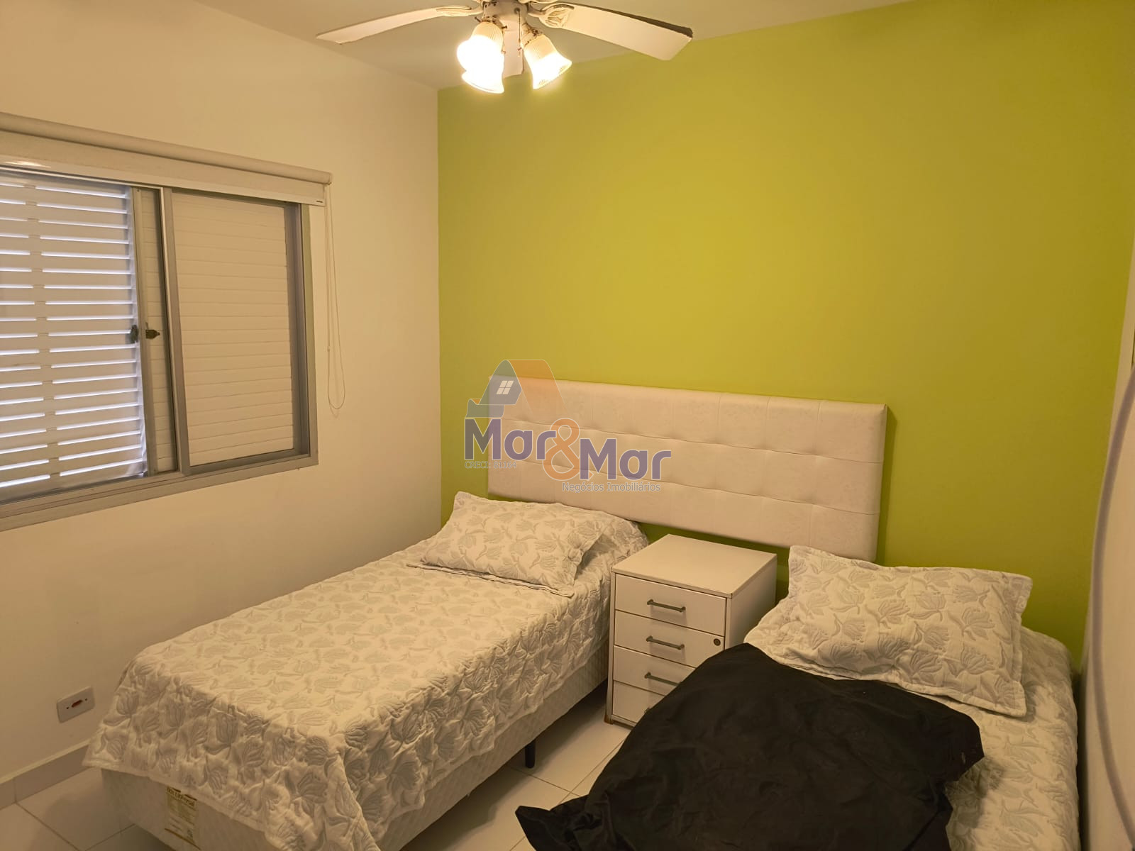 Apartamento na Praia das Pitangueiras, Guarujá - SP