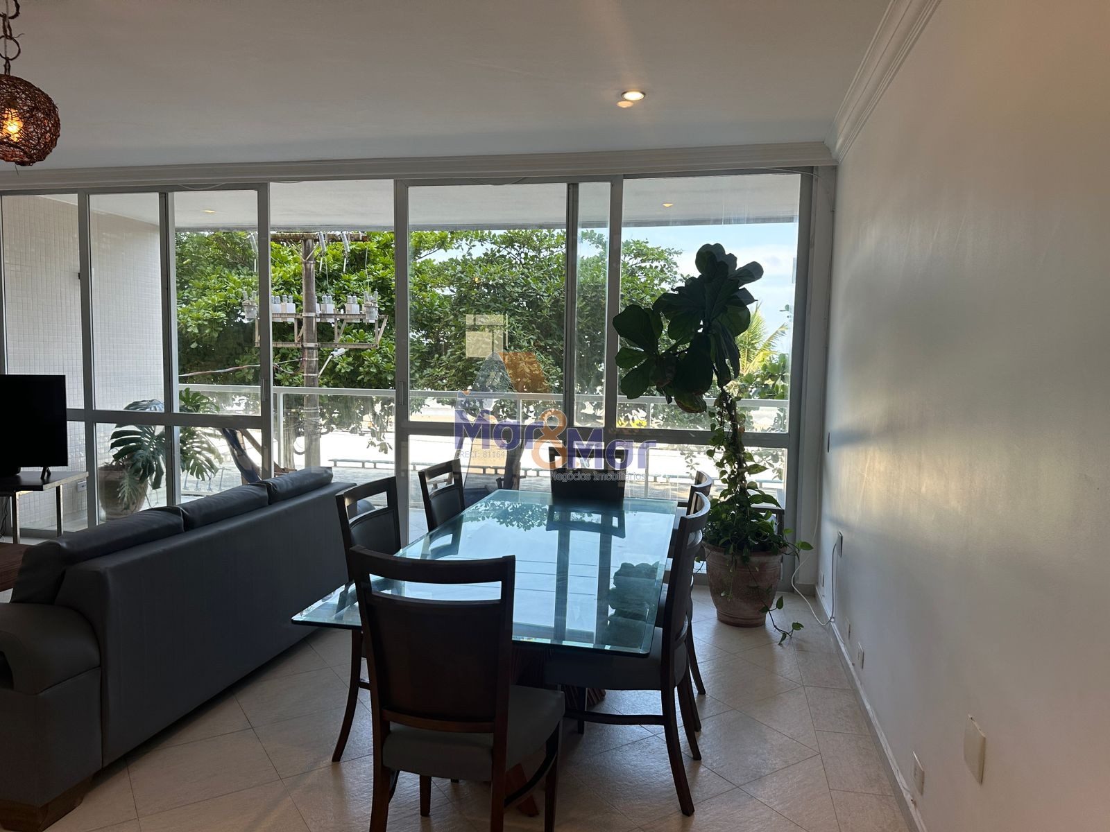 Apartamento Frente ao Mar, Pitangueiras, Guarujá - SP