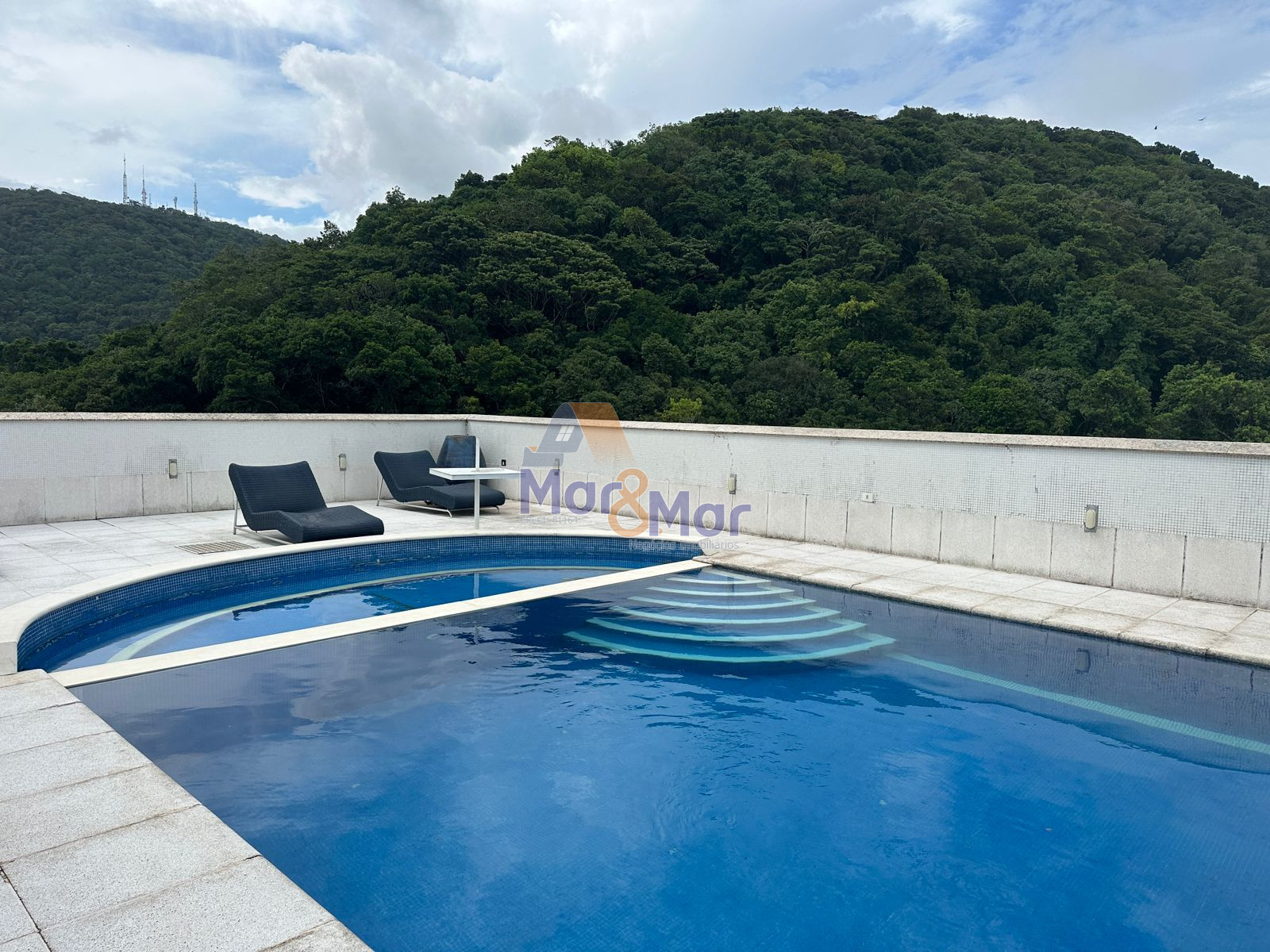 Cobertura na Praia das Pitangueiras, Guarujá - SP