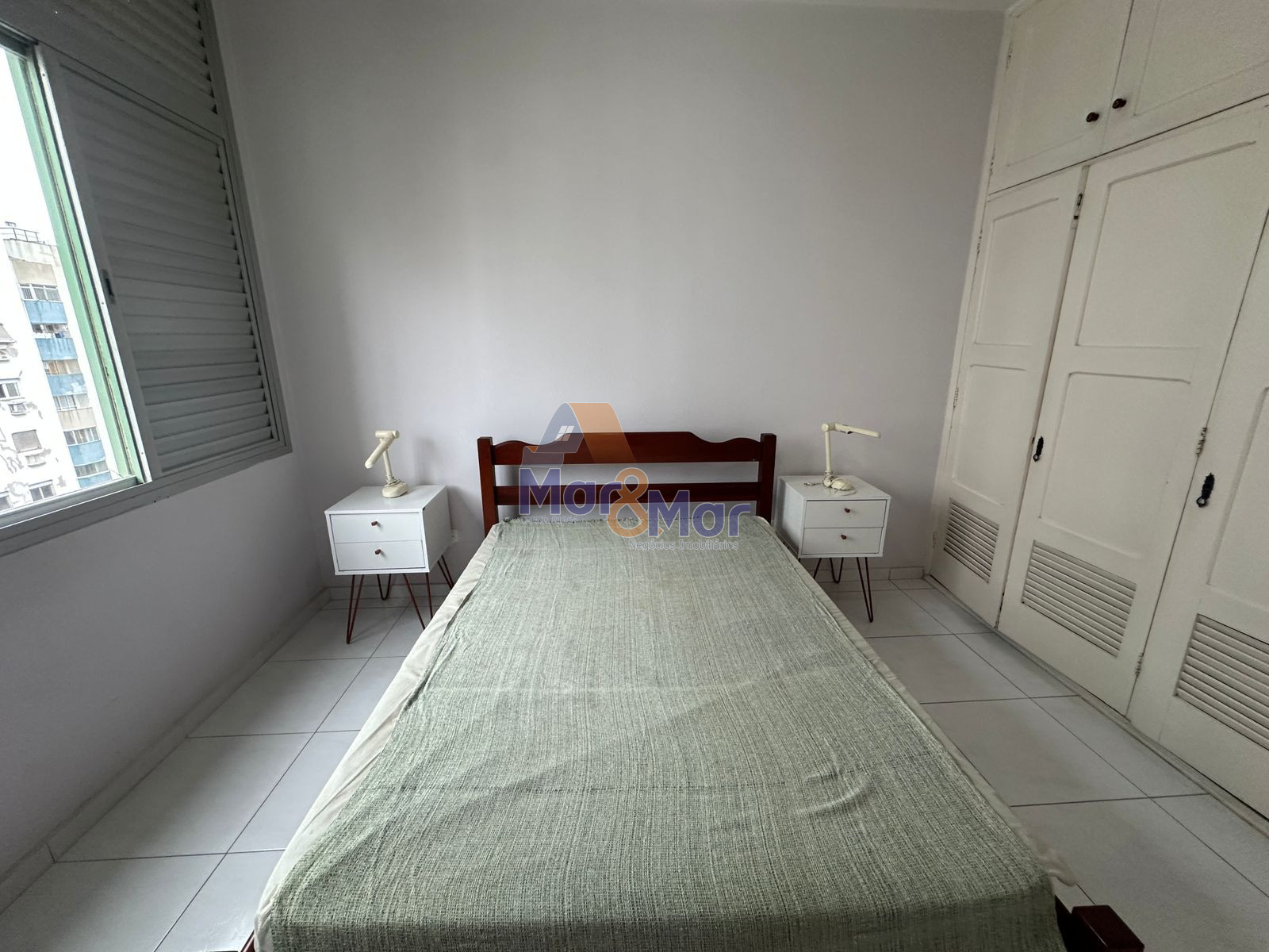 Apartamento na Praia das Pitangueiras, Guarujá - SP
