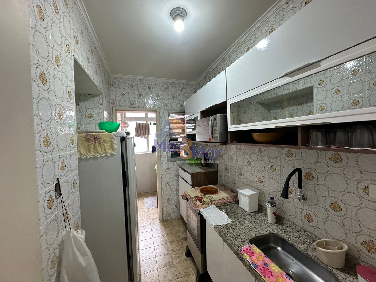 Apartamento na Praia das Pitangueiras, Guarujá - SP