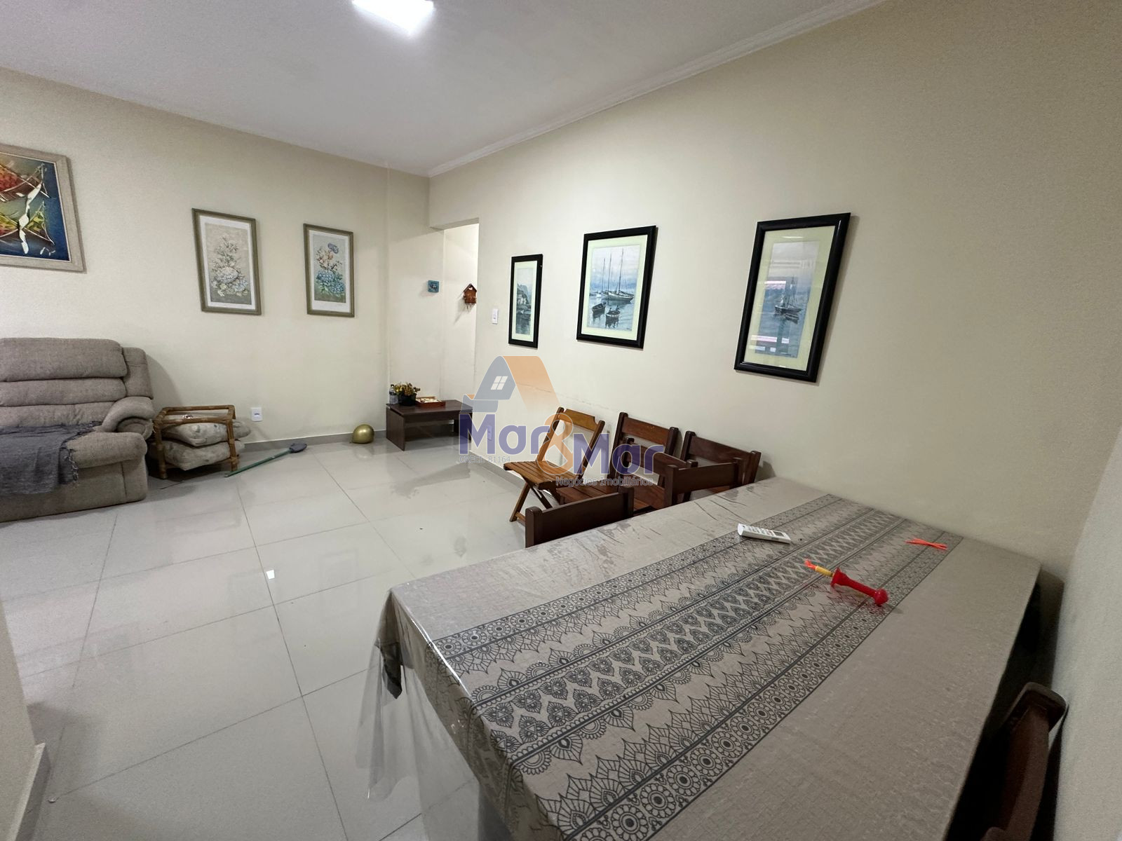 Apartamento na Praia da Enseada, Guarujá - SP