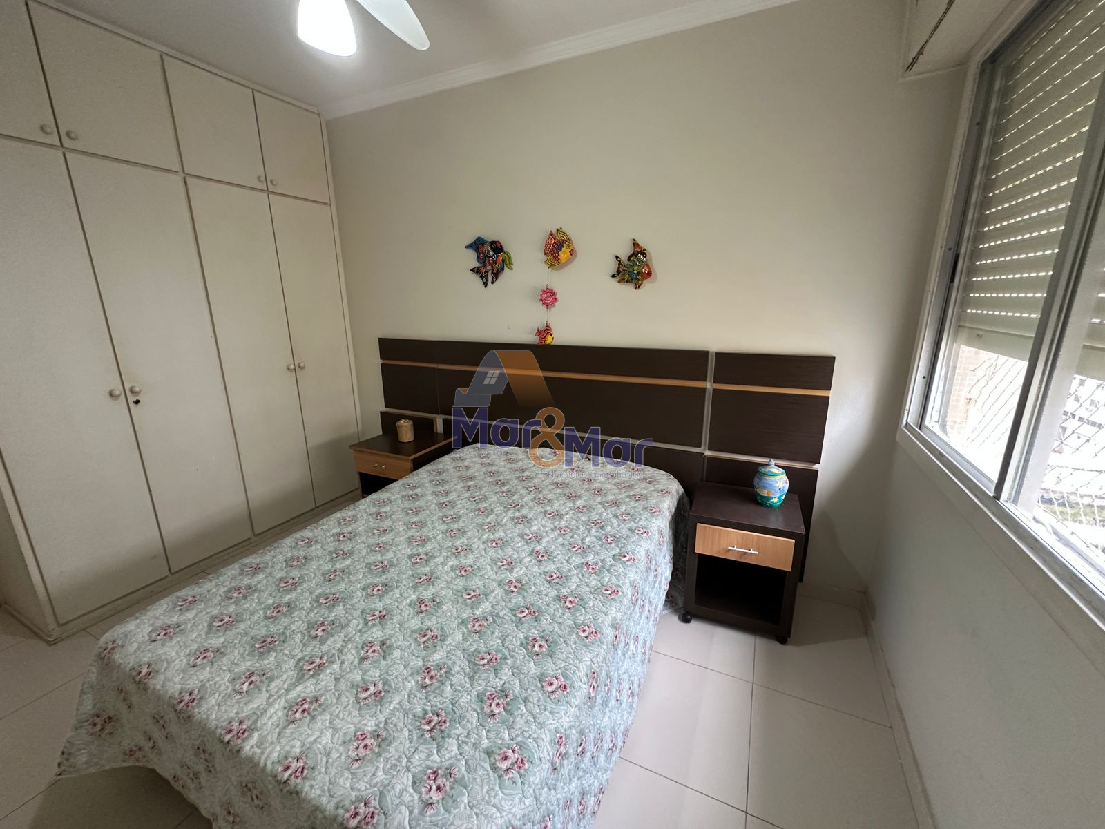 Apartamento na Praia das Pitangueiras, Guarujá - SP