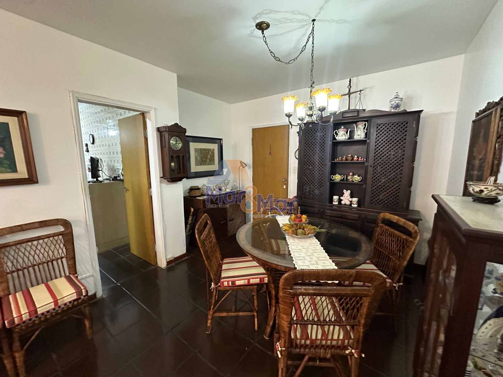 Apartamento na Praia das Pitangueiras, Guarujá - SP