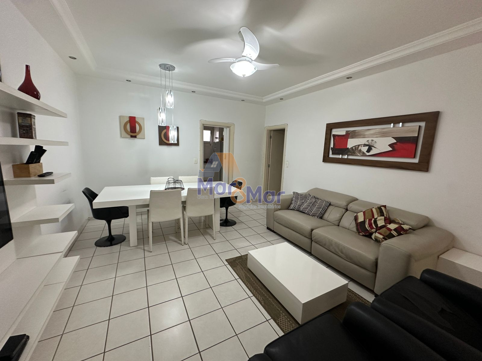 Apartamento na Praia das Pitangueiras, Guarujá - SP
