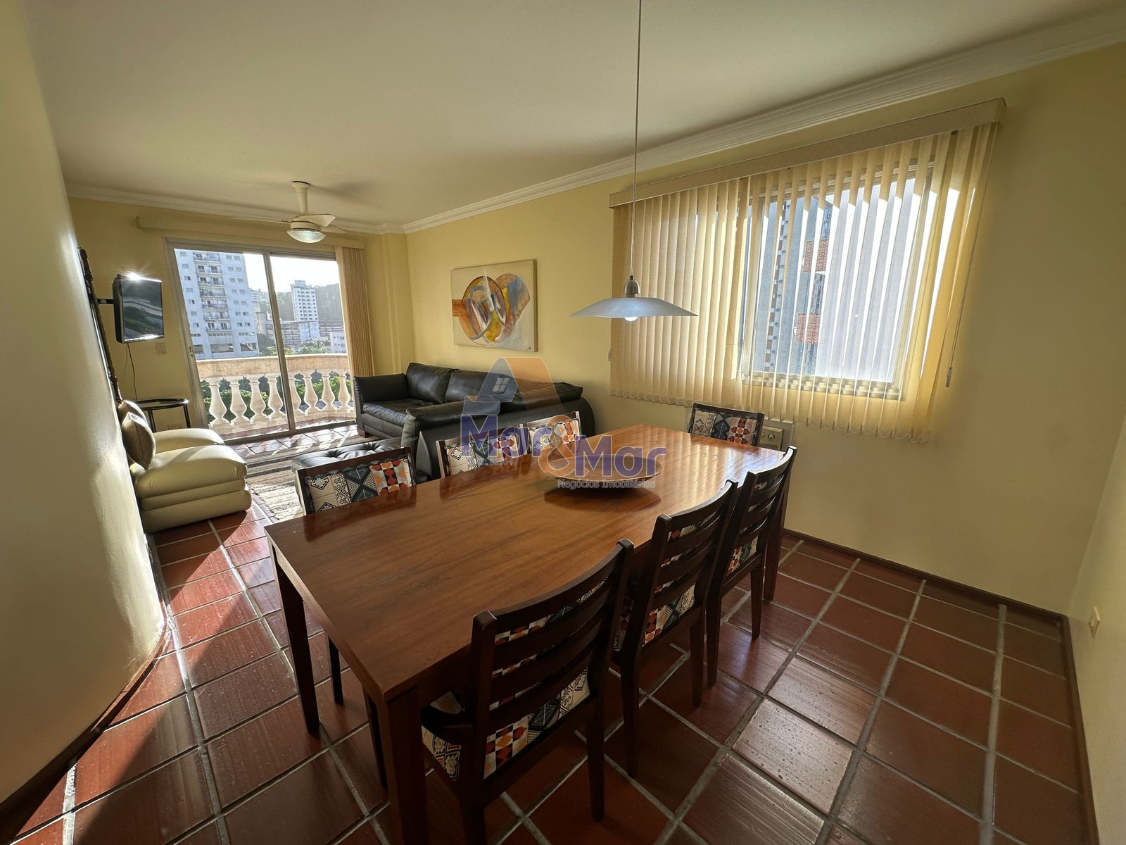 Apartamento na Praia das Pitangueiras, Guarujá - SP