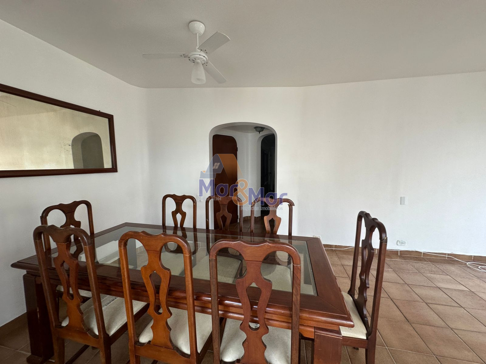 Apartamento na Praia das Pitangueiras, Guarujá - SP