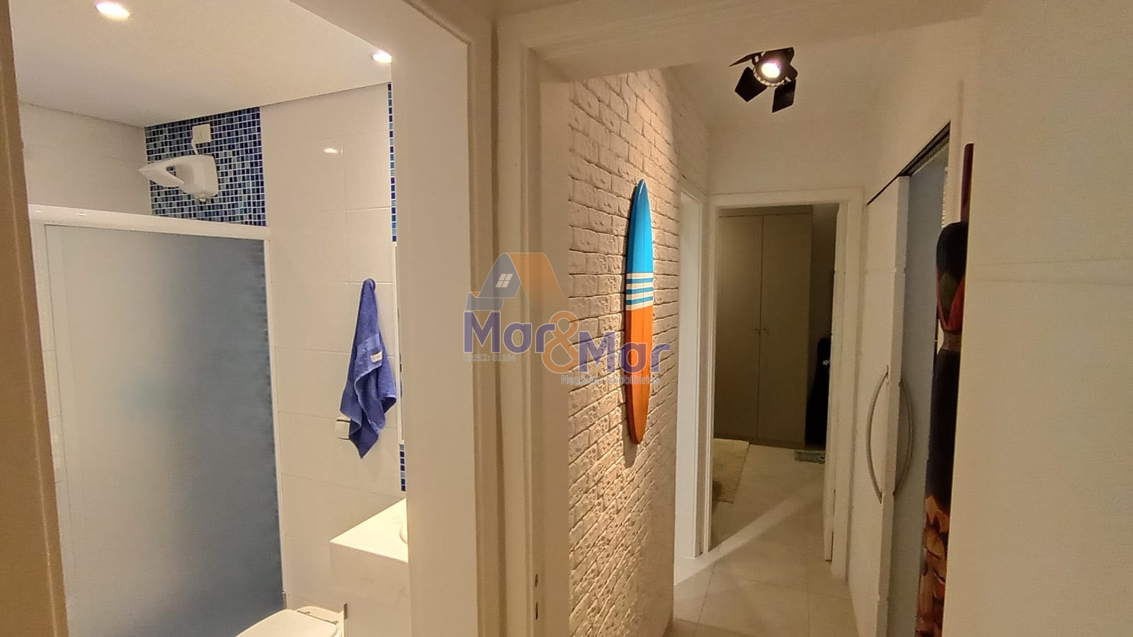 Apartamento na Praia das Pitangueiras, Guarujá - SP