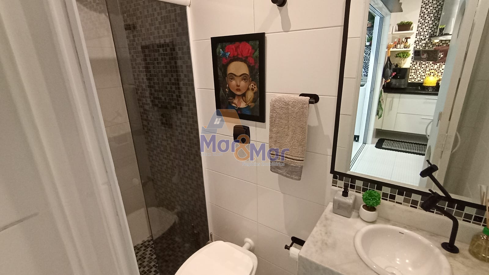 Apartamento na Praia das Pitangueiras, Guarujá - SP