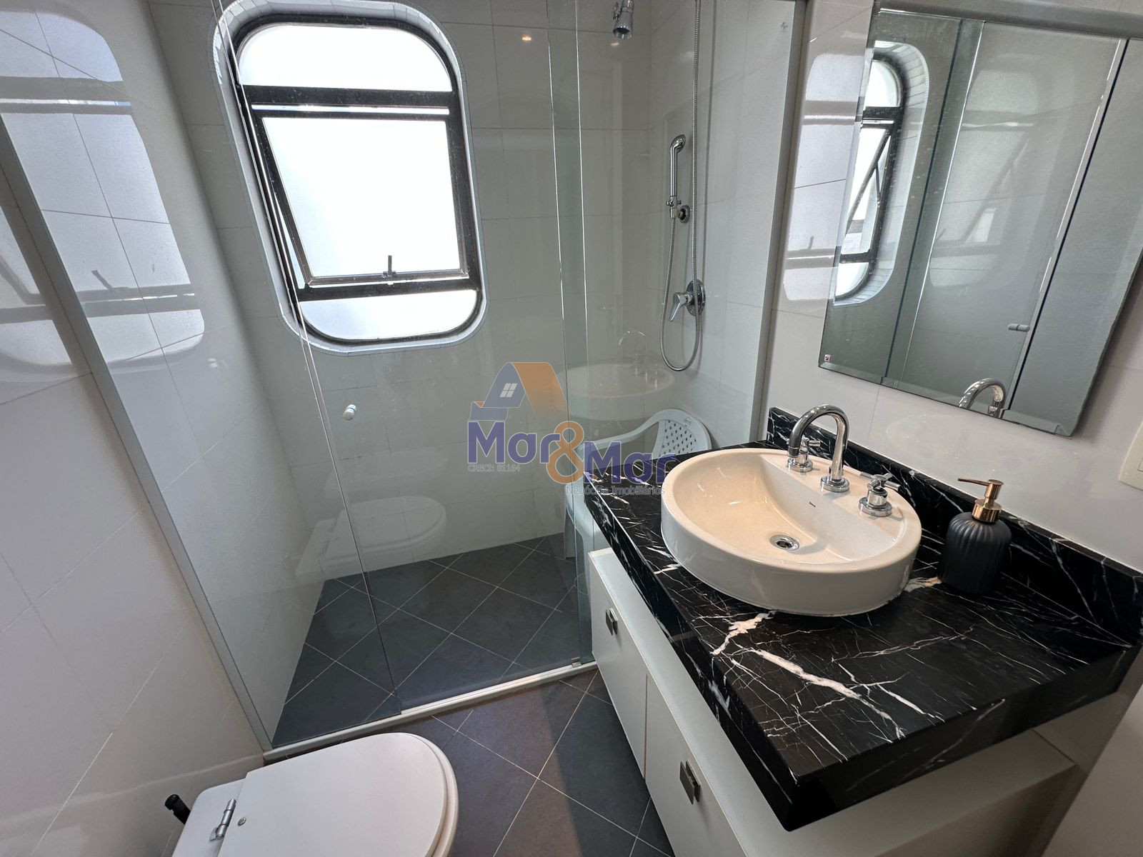Apartamento Frente ao Mar, Praia Astúrias, Guarujá - SP