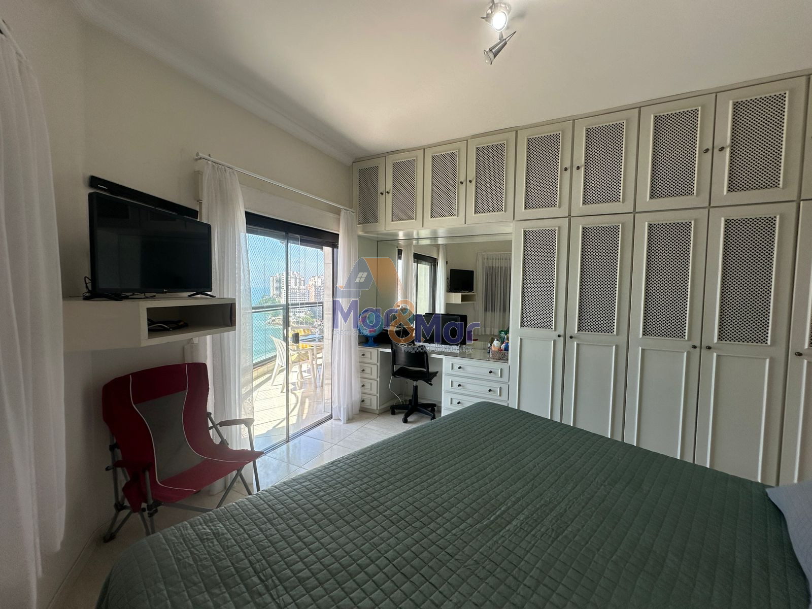 Apartamento Frente ao Mar Praia Astúrias, Guarujá - SP