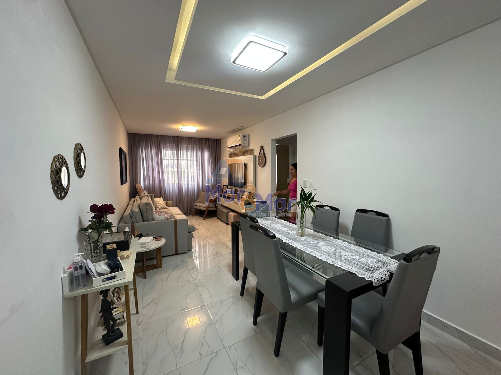 Apartamento na Praia das Pitangueiras, Guarujá - SP