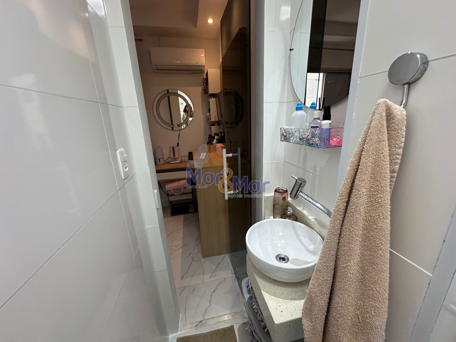 Apartamento na Praia das Pitangueiras, Guarujá - SP
