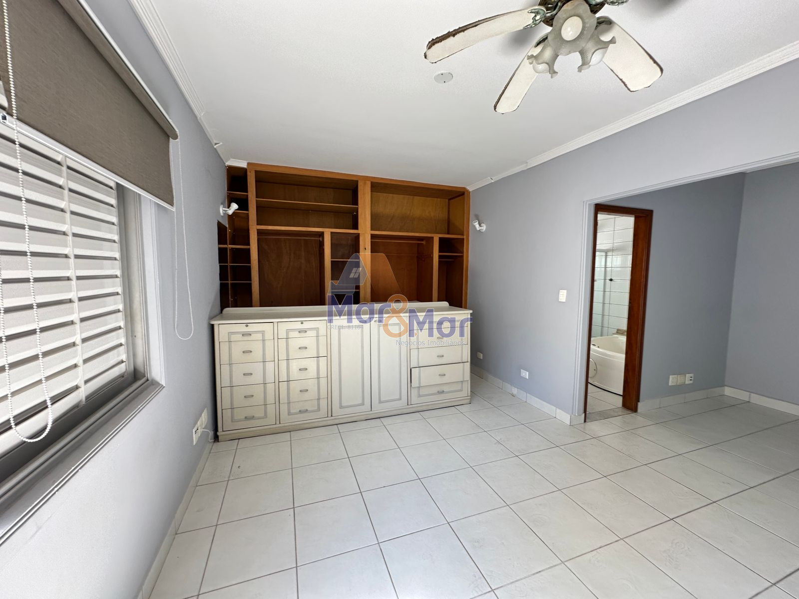 Apartamento na Praia da Pitanguerias - Guarujá