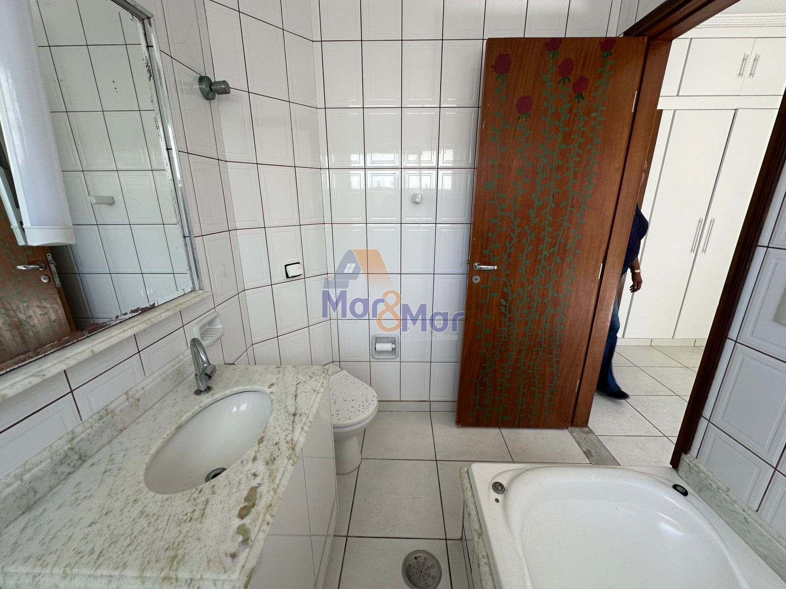 Apartamento na Praia da Pitanguerias - Guarujá