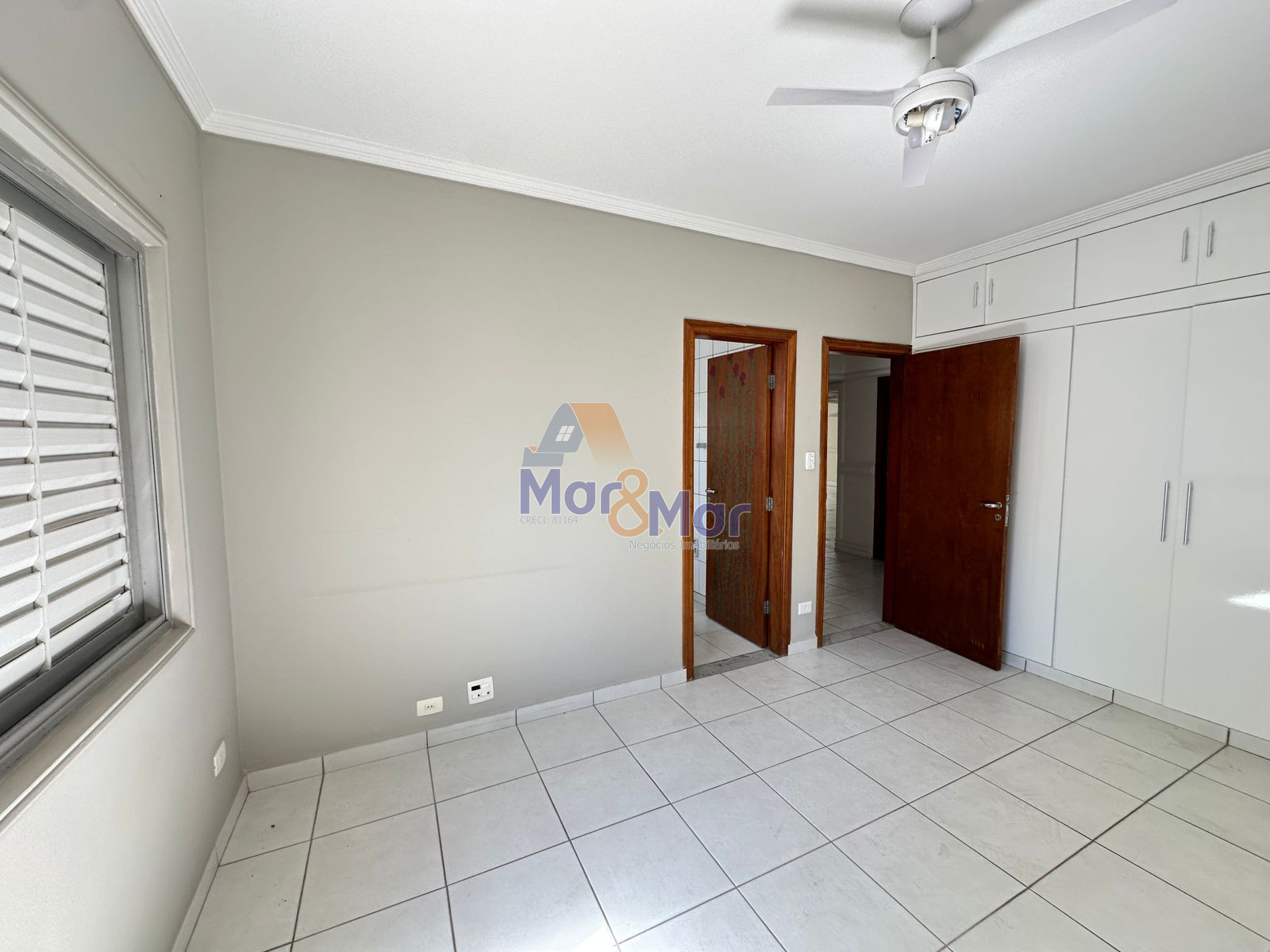 Apartamento na Praia da Pitanguerias - Guarujá