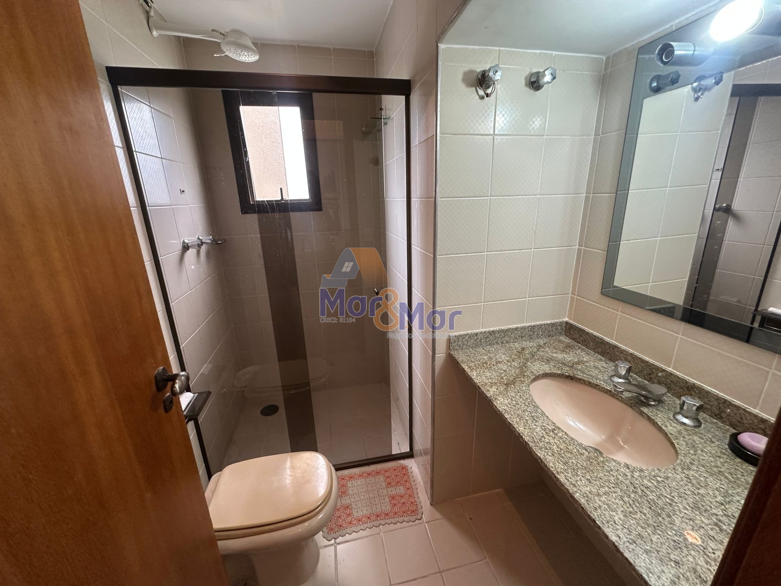 Apartamento na Praia da Enseada, Guarujá - SP
