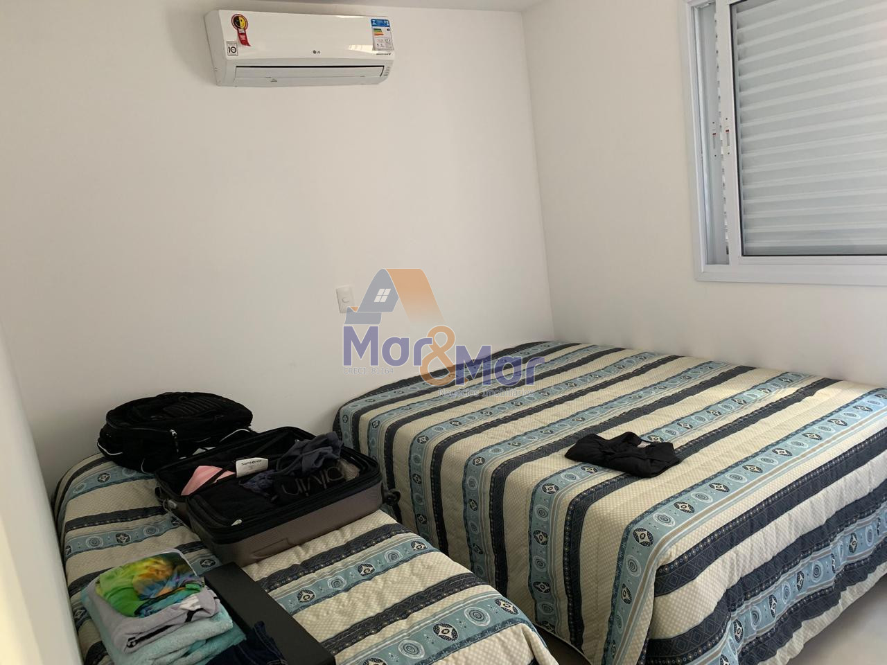 Apartamento na Praia da Pitangueiras, Guarujá - SP