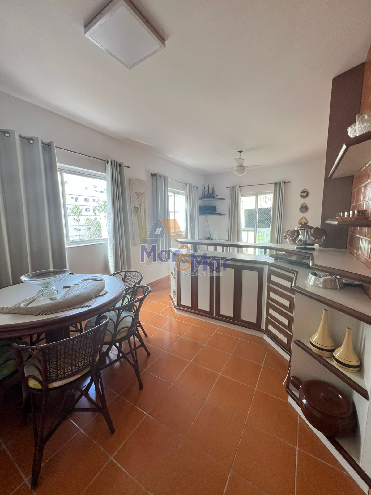 Apartamento na Praia da Enseada, Guarujá - SP