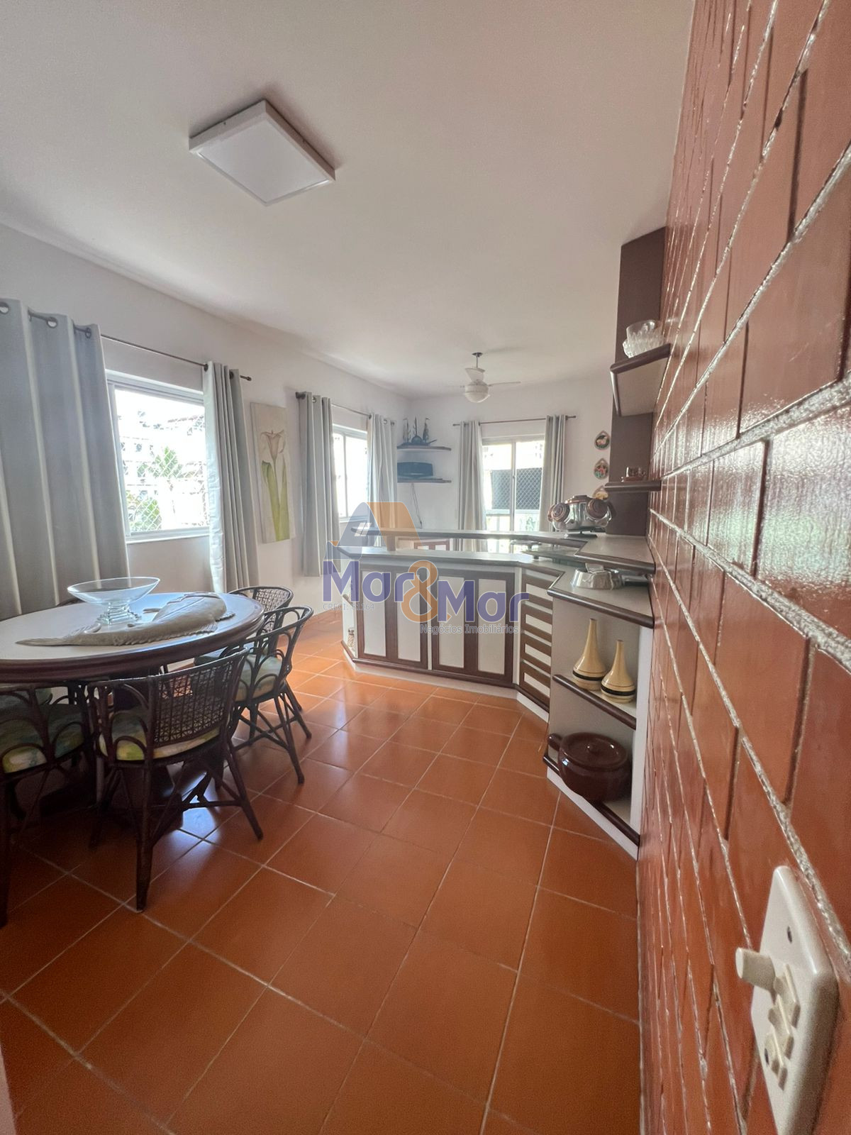 Apartamento na Praia da Enseada, Guarujá - SP
