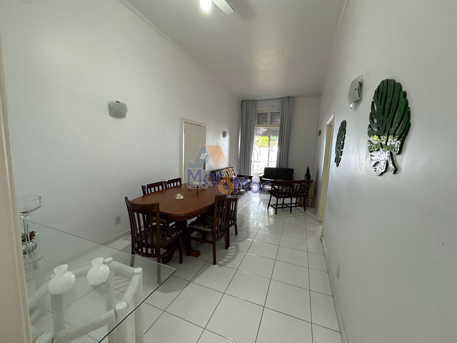 Apartamento Frente ao Mar nas Pitangueiras, Guarujá - SP