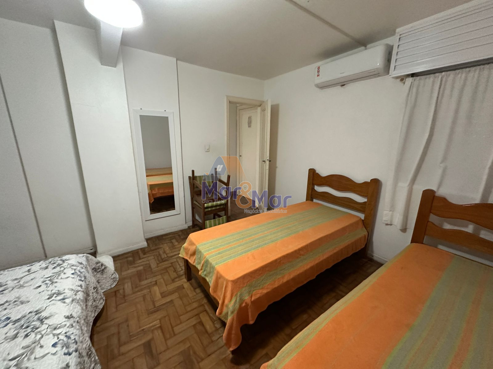 Apartamento Frente ao Mar nas Pitangueiras, Guarujá - SP