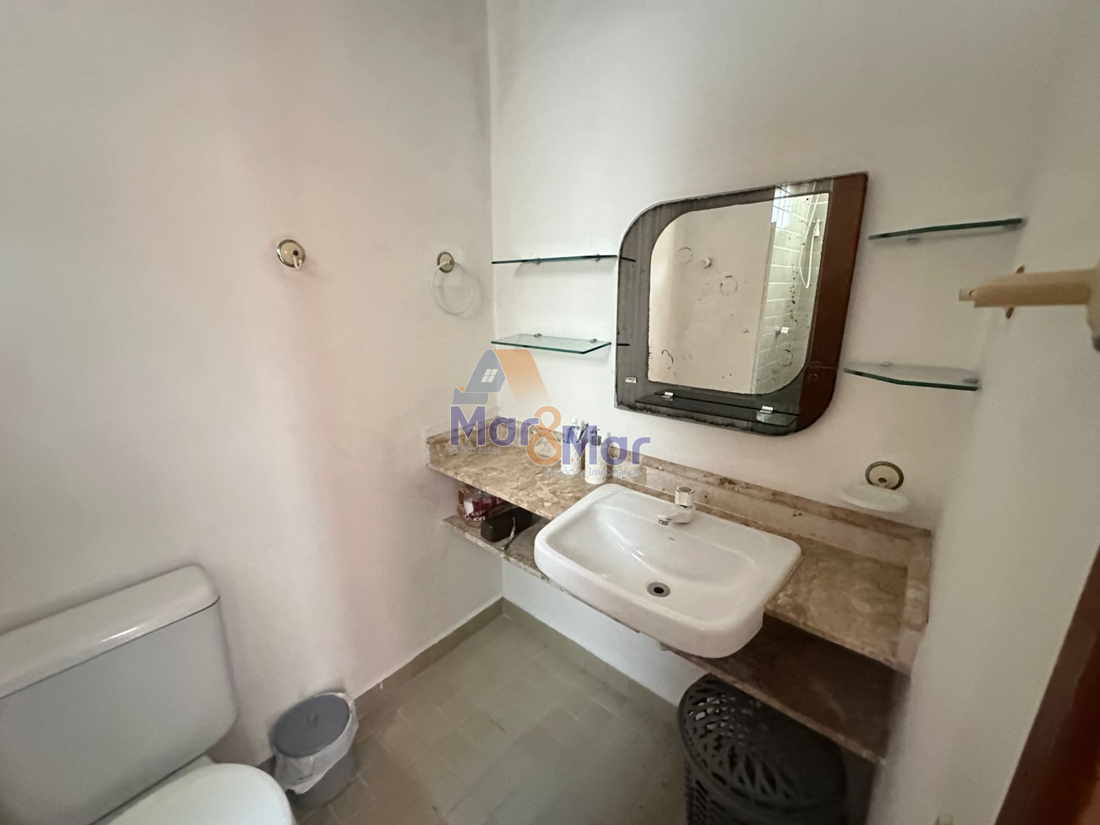 Apartamento na Praia da Enseada, Guarujá - SP