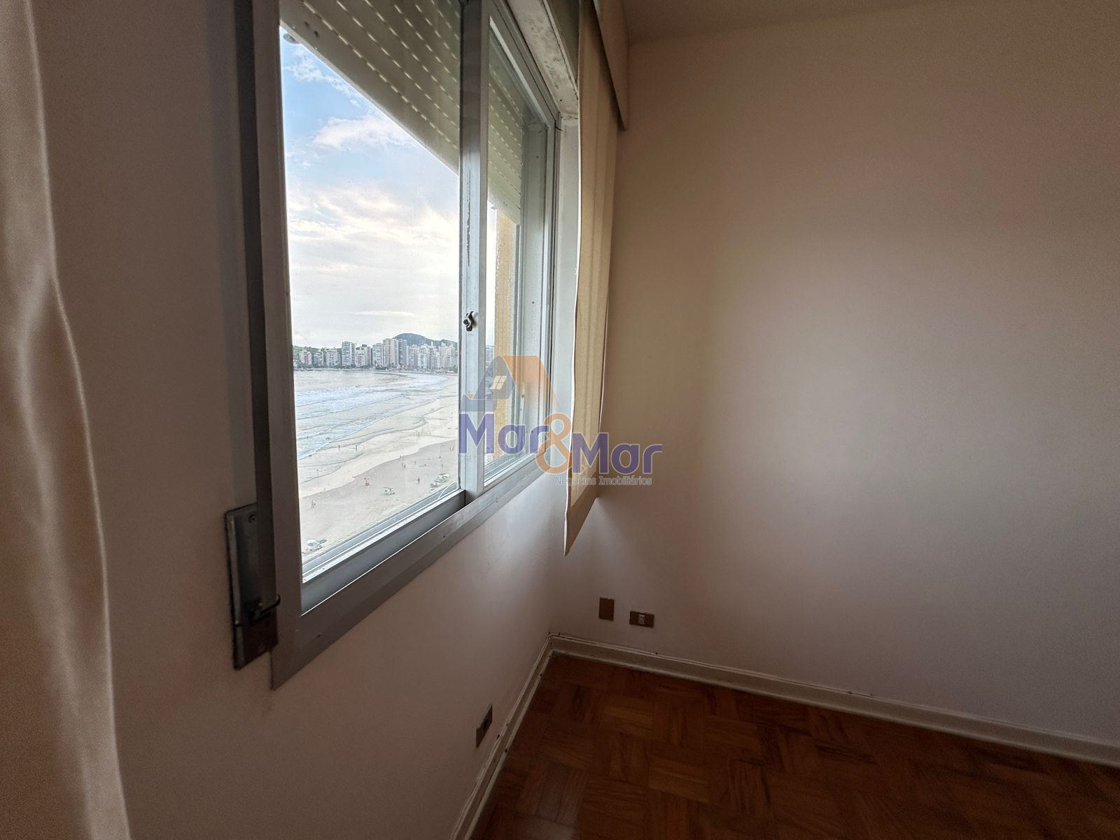 Apartamento Frente ao Mar nas Pitangueiras, Guarujá - SP