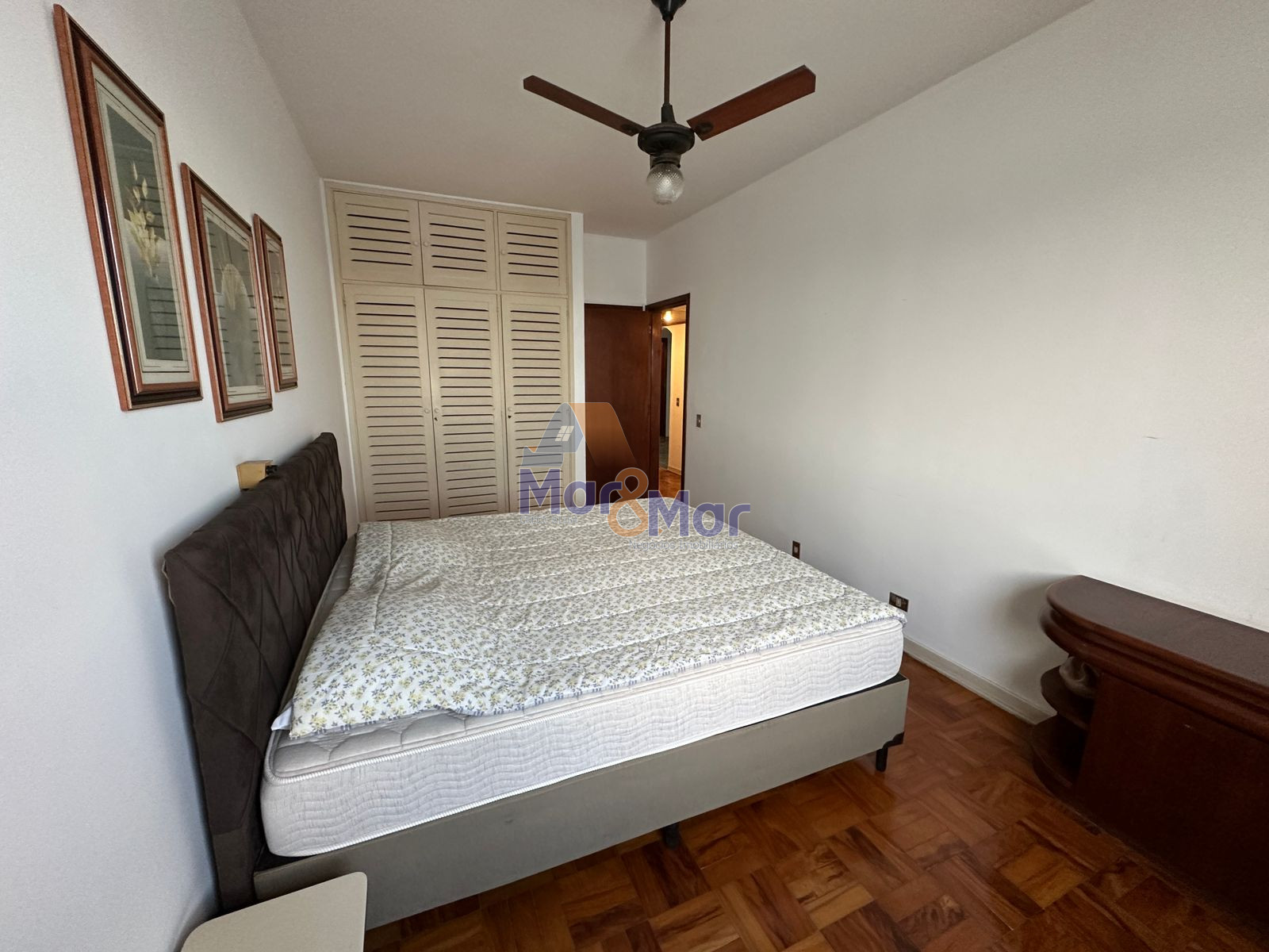 Apartamento Frente ao Mar nas Pitangueiras, Guarujá - SP
