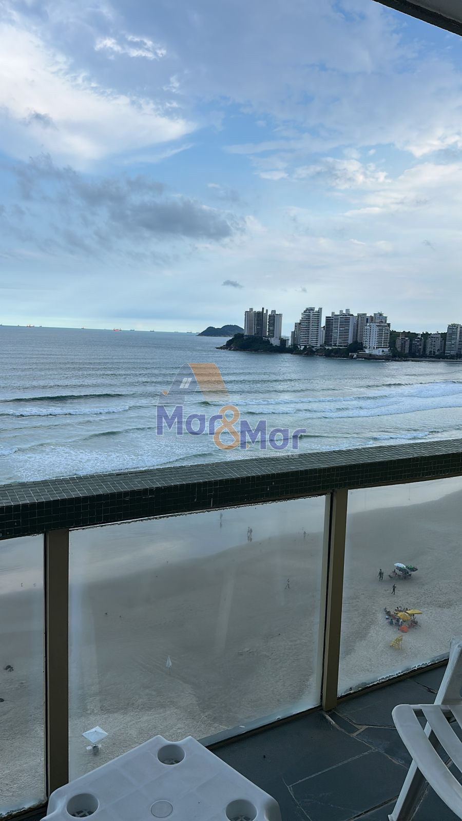 Apartamento Frente ao Mar nas Pitangueiras, Guarujá - SP